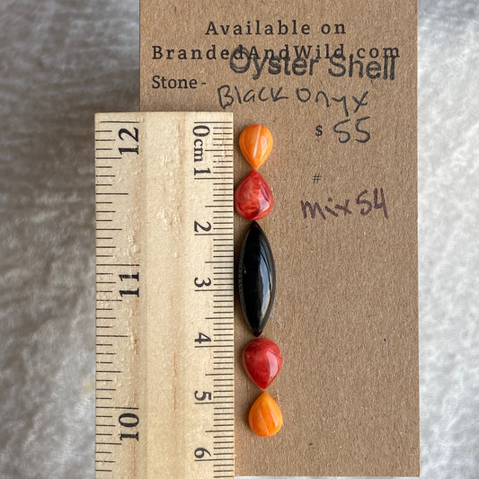 Oystershell - Black Onyx Cabochon - MIX54