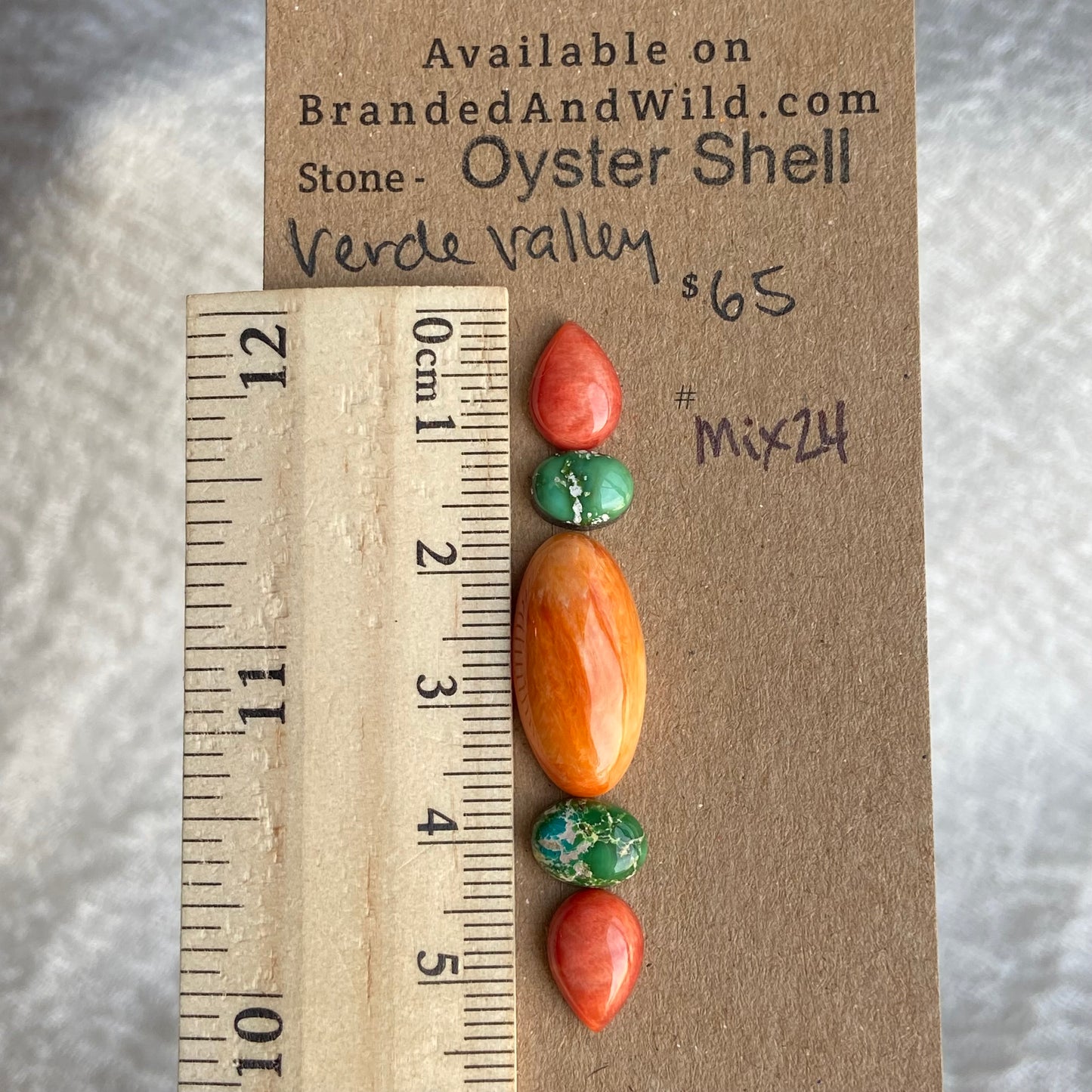 Verde Valley / Oyster Shell Cabochon - Mix24