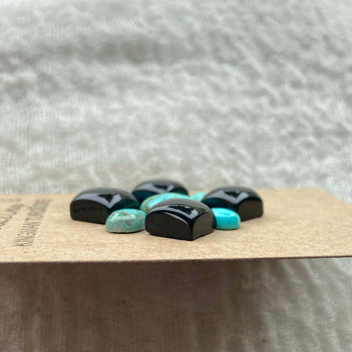Kingman / Black Onyx Cabochon - Mix106