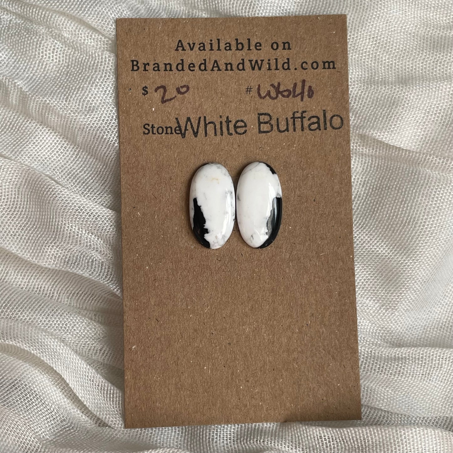 White Buffalo Cabochon - WB40 089C02B3-CAFE-4B26-BDC2-BB8FAB2C7B0B Brandedandwild.com