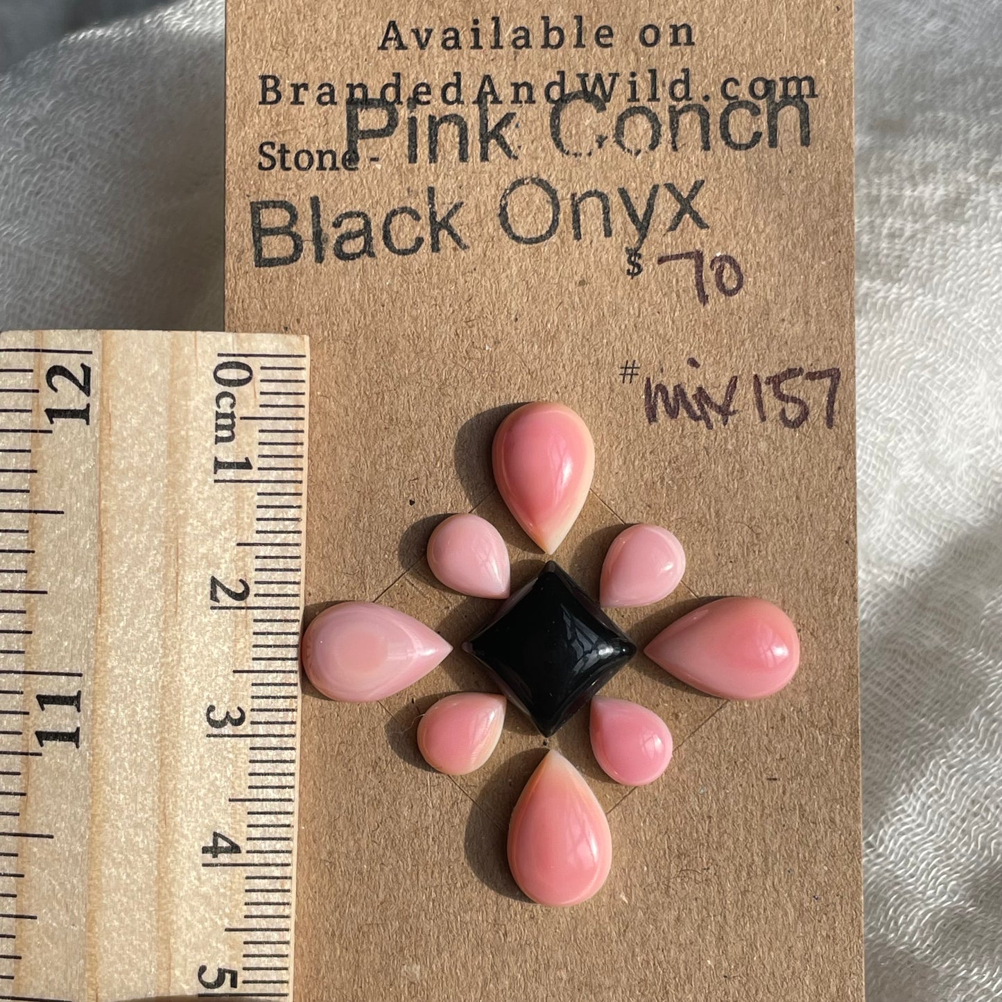 Pink Conch / Black Onyx Cabochon - Mix157