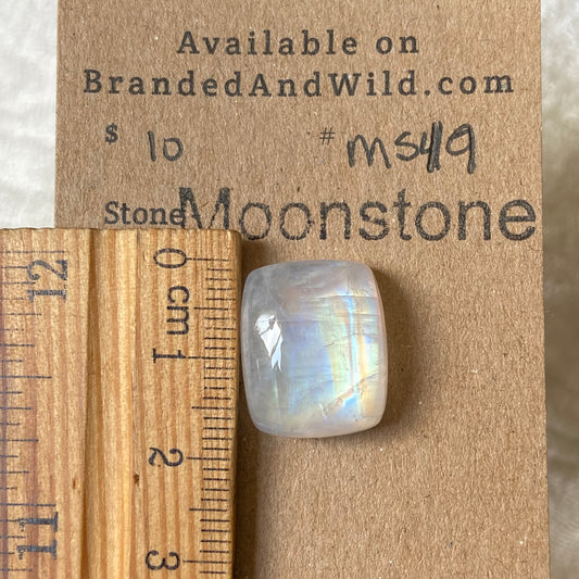 Moonstone cabochon - MS19 09D0F264-2F3E-4630-9C53-92E1F9BD76D2 Brandedandwild.com