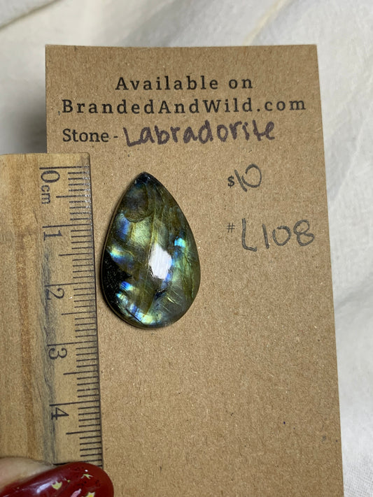 Labradorite Cabochon - L108 0A208B04-CF12-4D1B-8B57-A8FF53ADF3EE Brandedandwild.com