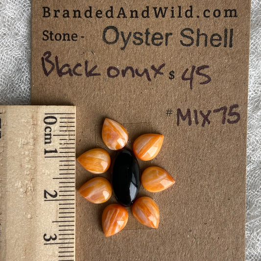 Oystershell - Black Onyx Cabochon - MIX75