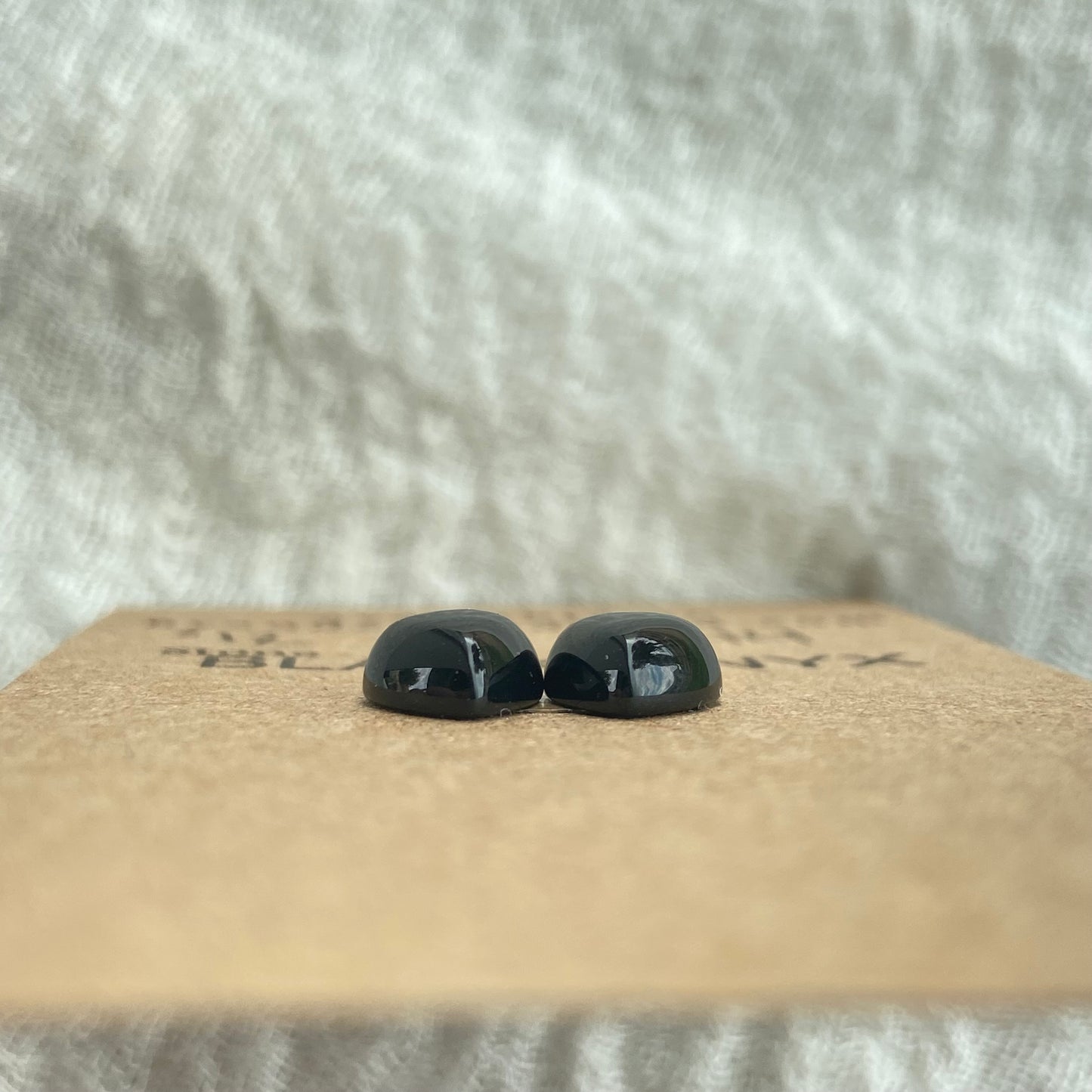 Black Onyx - Cabochon - B44