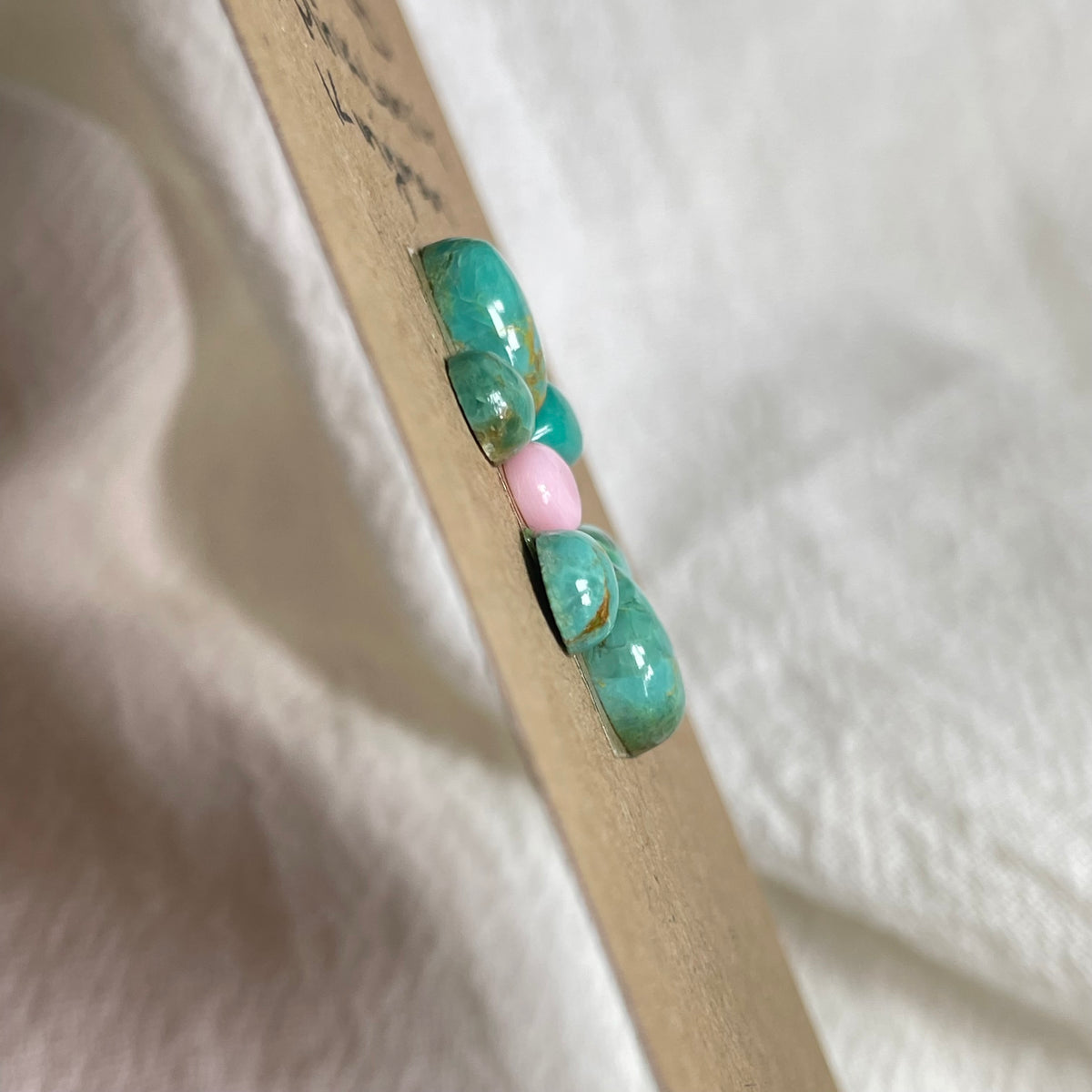 Pink Conch / Kingman Turquoise Cabochon - PK71