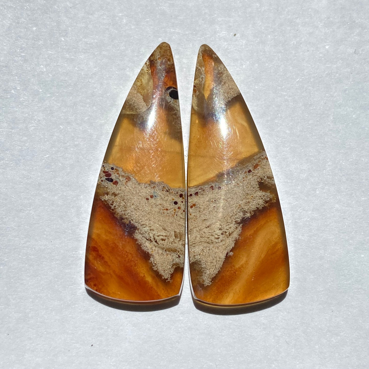 Amber Cabochon AM22
