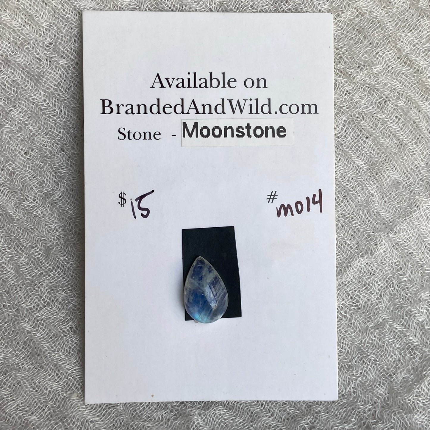 Moonstone cabochon - M014