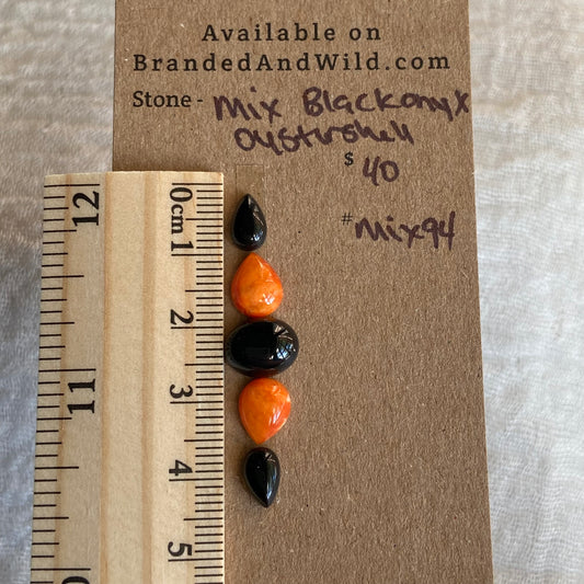 Black Onyx /Oystershell Cabochon - MIX94