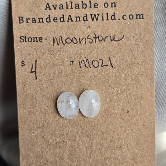 Moonstone Cabochon 8x10mm - M021