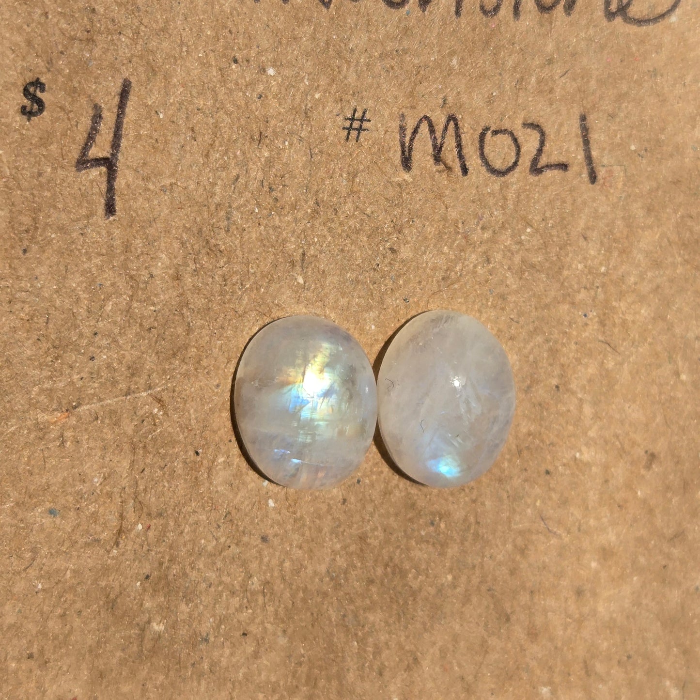 Moonstone Cabochon 8x10mm - M021