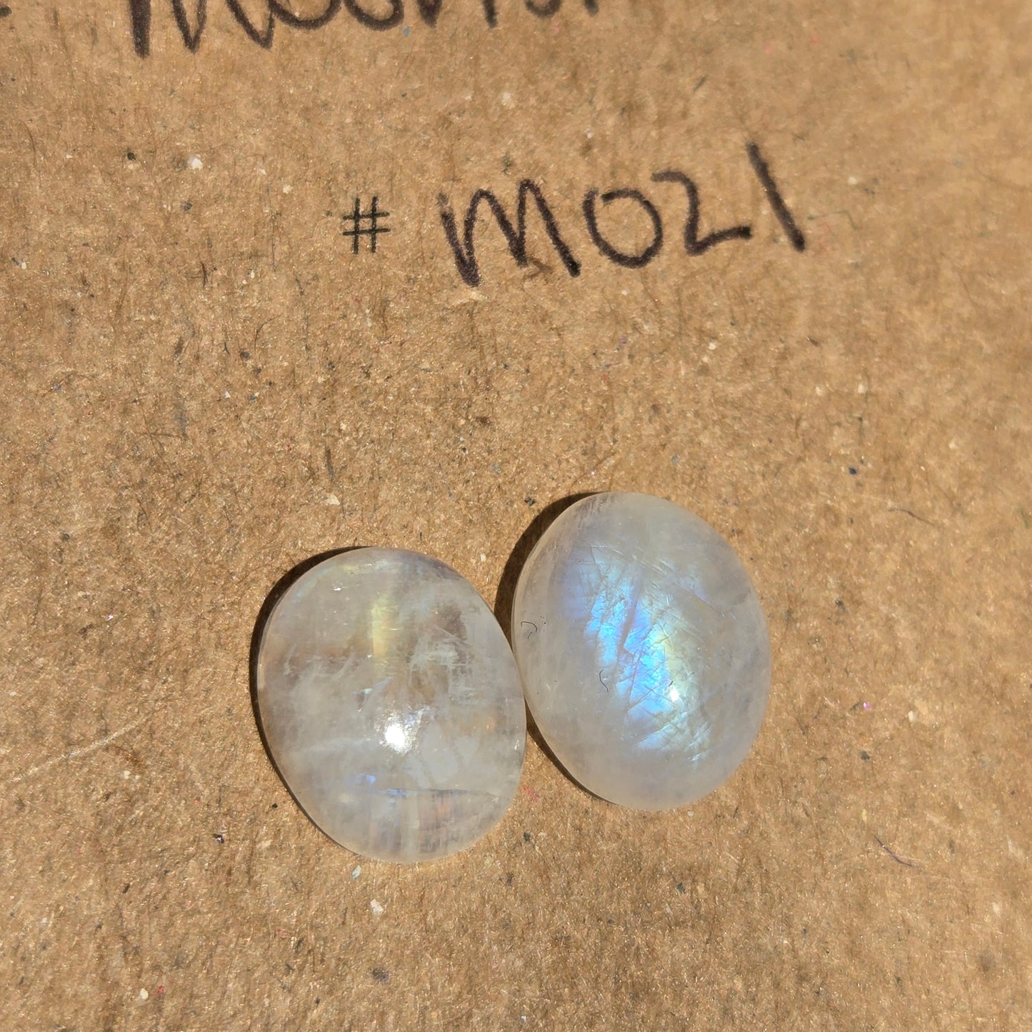 Moonstone Cabochon 8x10mm - M021