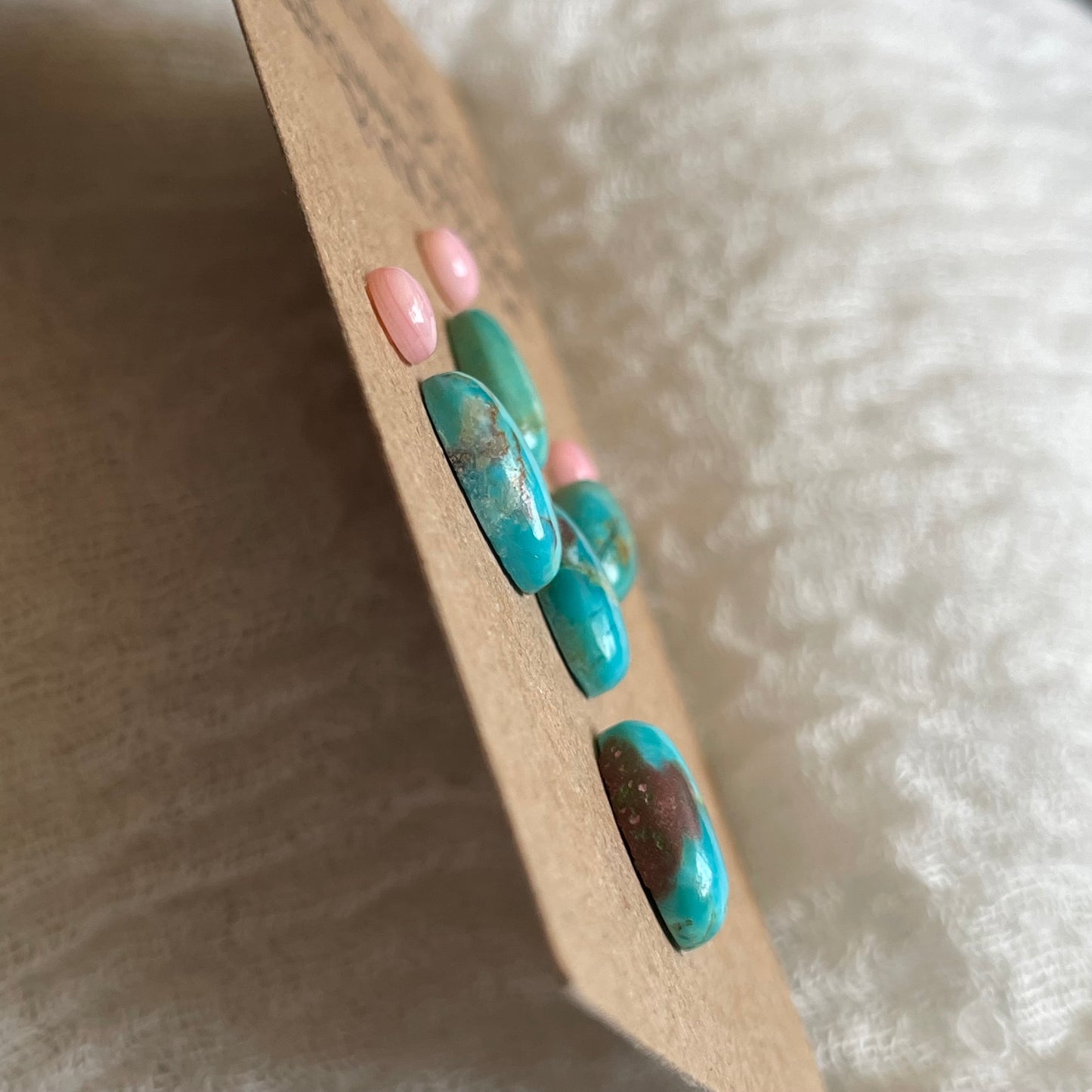 Pink Conch / Kingman Turquoise Cabochon - PK16
