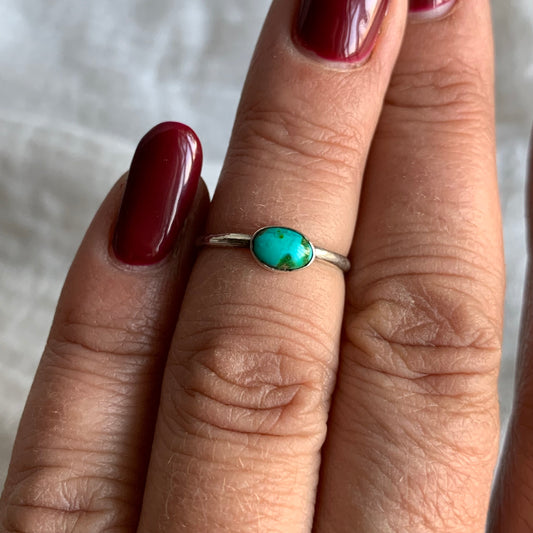 Sterling Silver Ring - R27  Size - 5