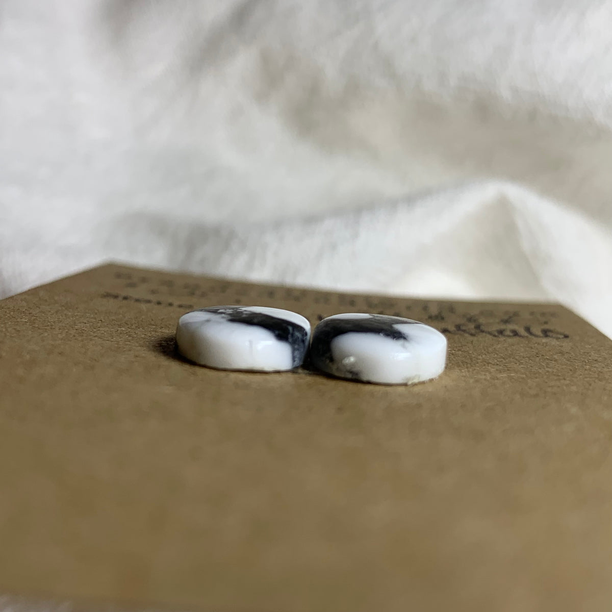 White Buffalo Cabochon - WB06 20DD05A0-DBD7-4BAE-9352-DE58698D4F79 Brandedandwild.com