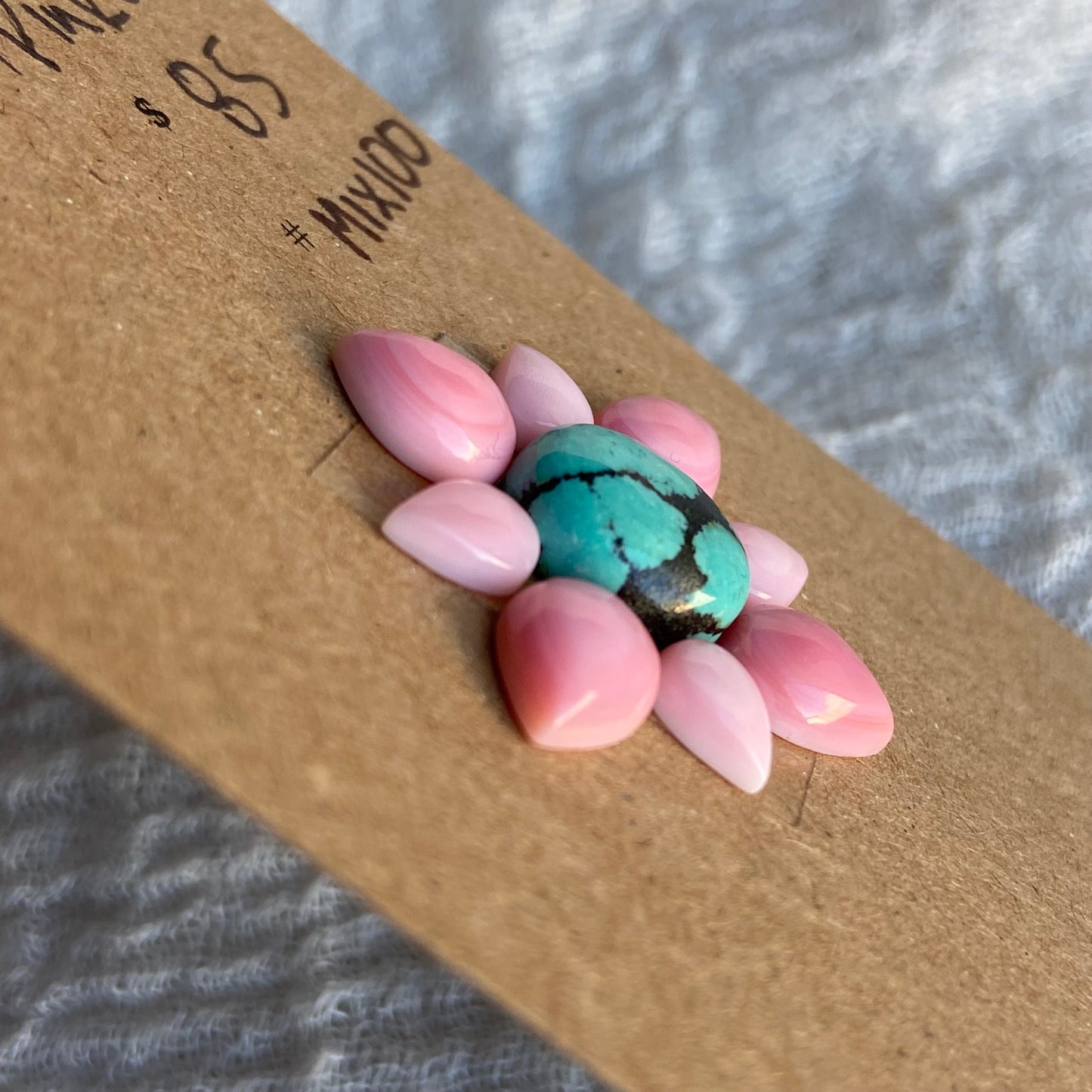 Hubei Turquoise / Pink Conch Cabochon - MIX100