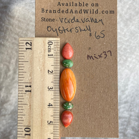 Verde Valley / Oyster Shell Cabochon - Mix37