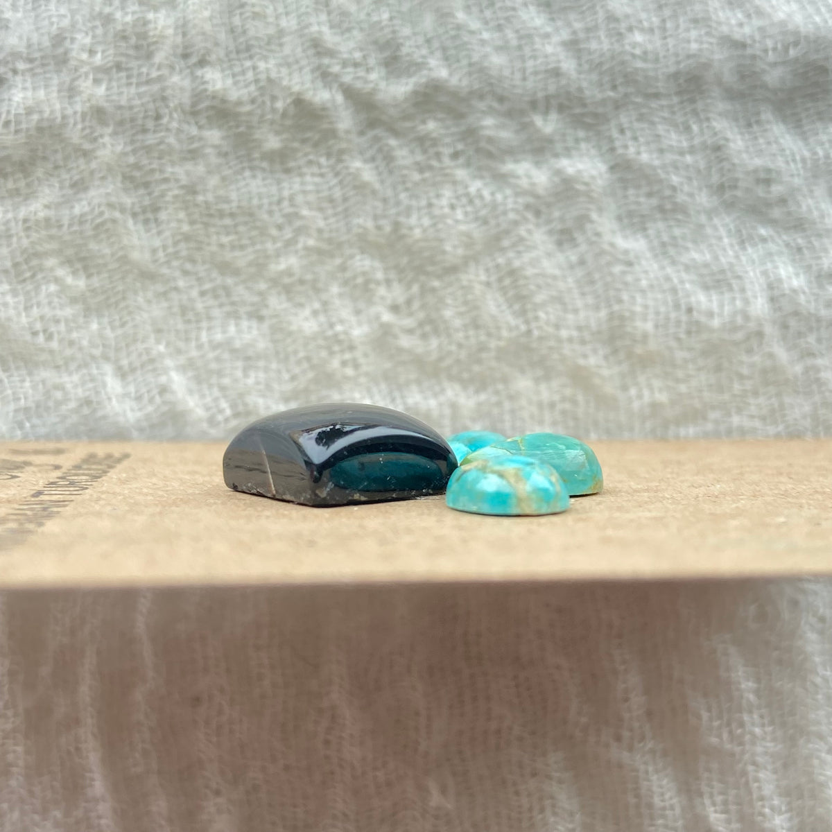 Kingman / Black Onyx Cabochon - MIX58