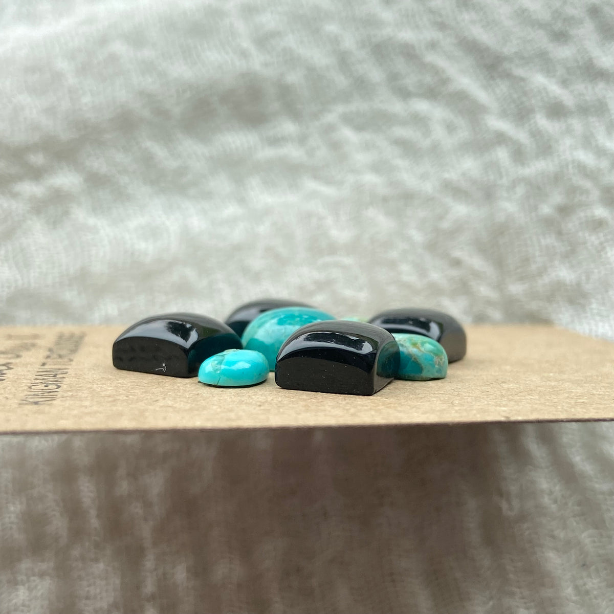 Kingman / Black Onyx Cabochon - Mix53
