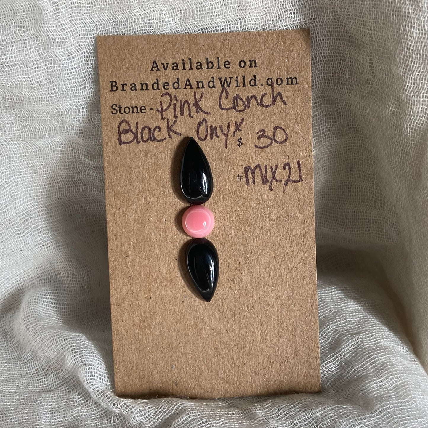 Pink Conch / Black Onyx Cabochon - MIX21
