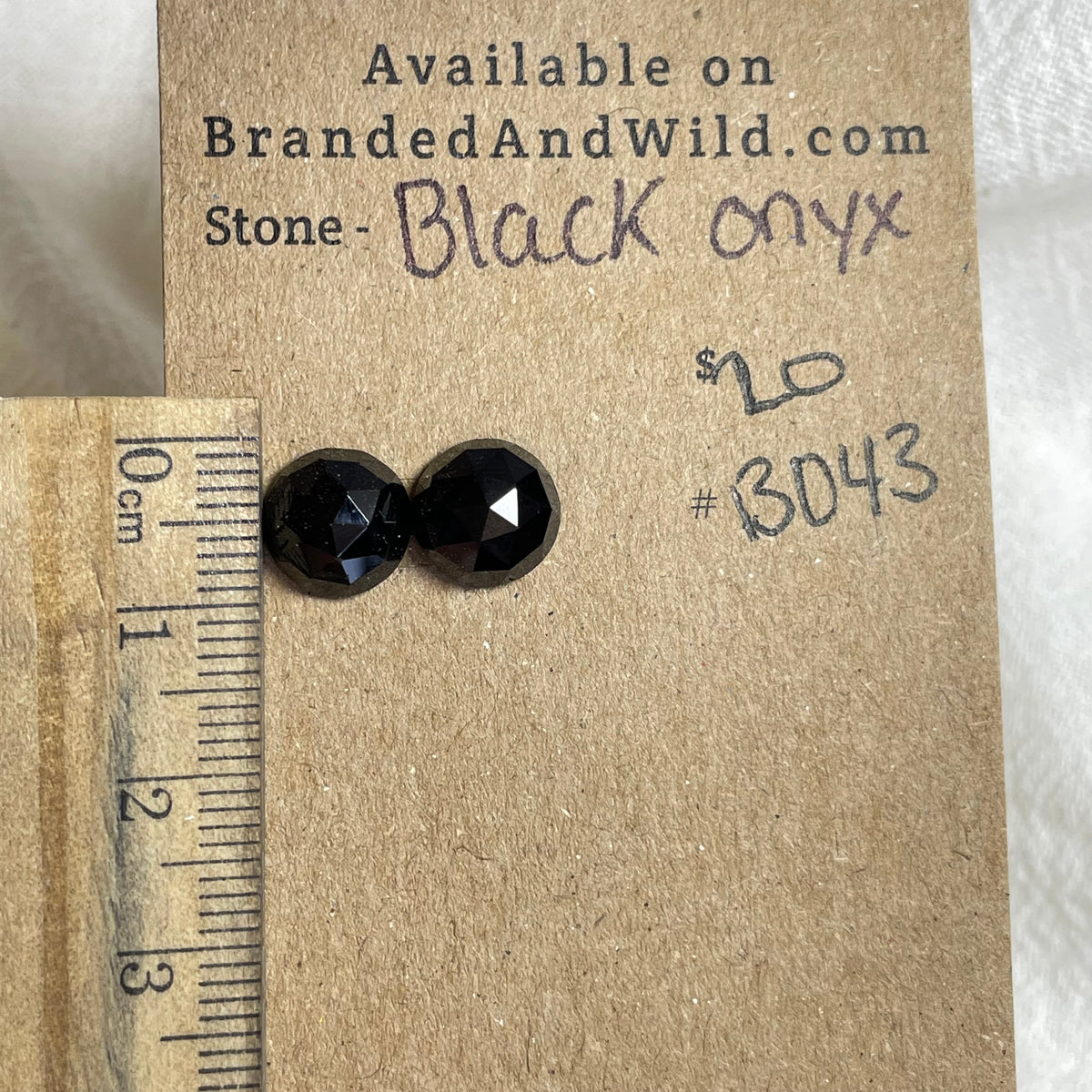 Black Onyx - Cabochon - B043 2CD39CF8-3E11-4C94-B817-8D2C7C1718D2 Brandedandwild.com