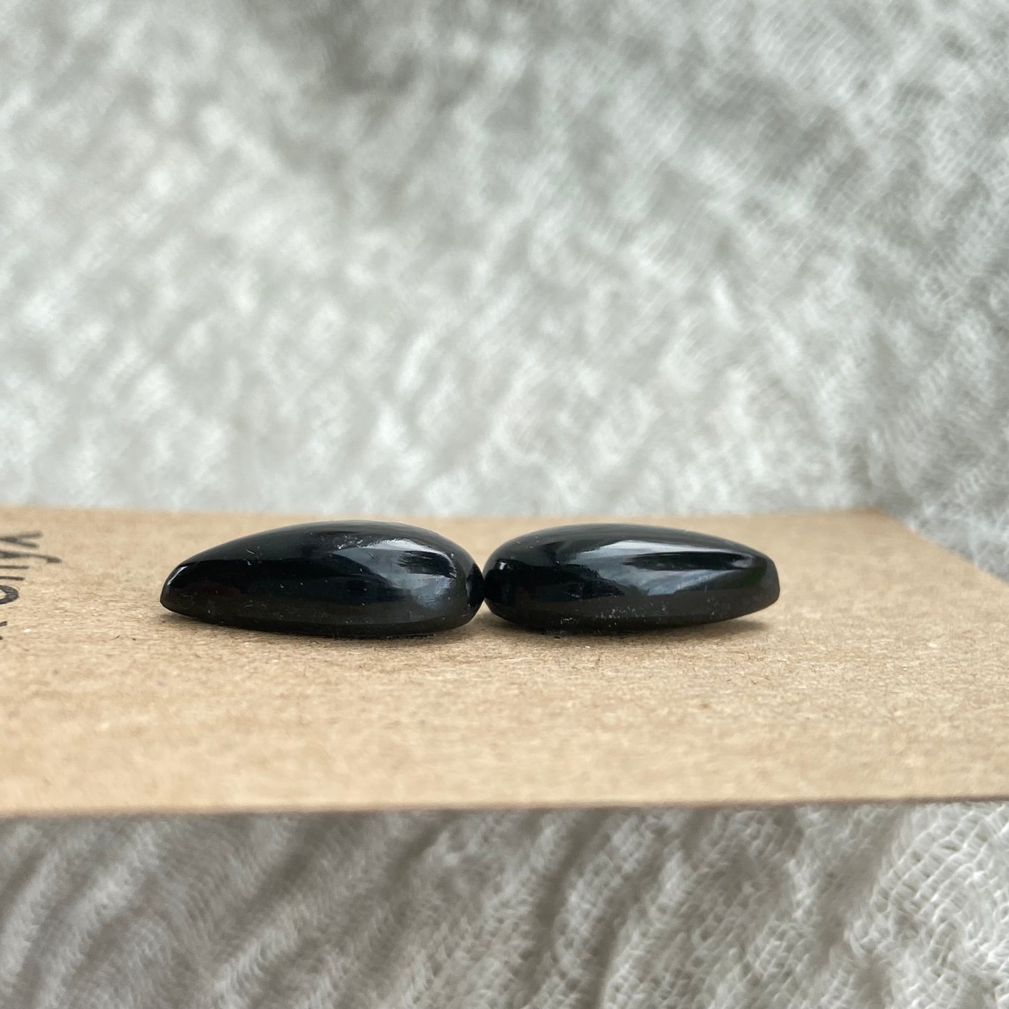 Black Onyx - Cabochon - B07
