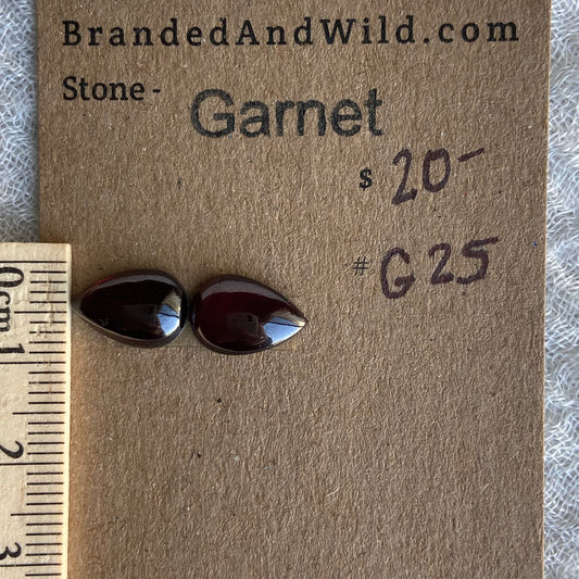 Garnet Cabochon - G25