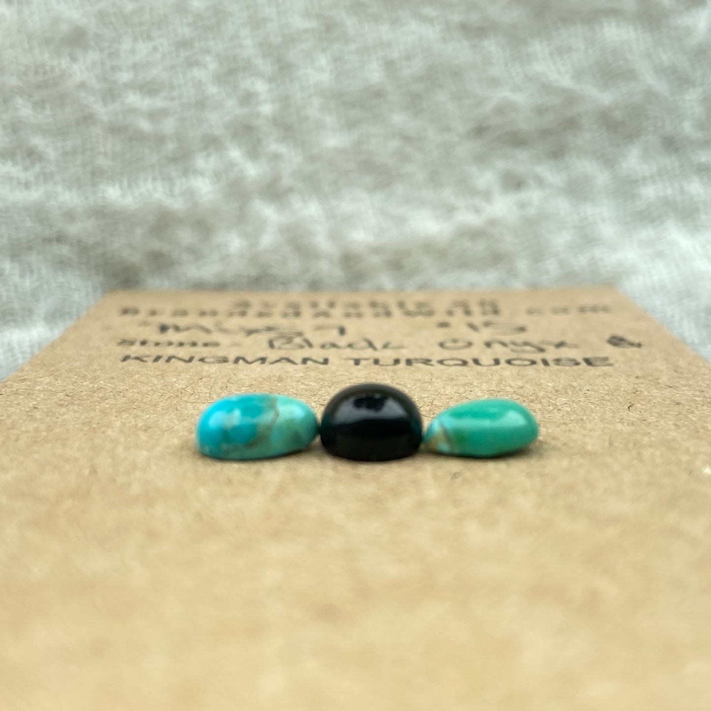 Kingman / Black Onyx Cabochon - MIX57