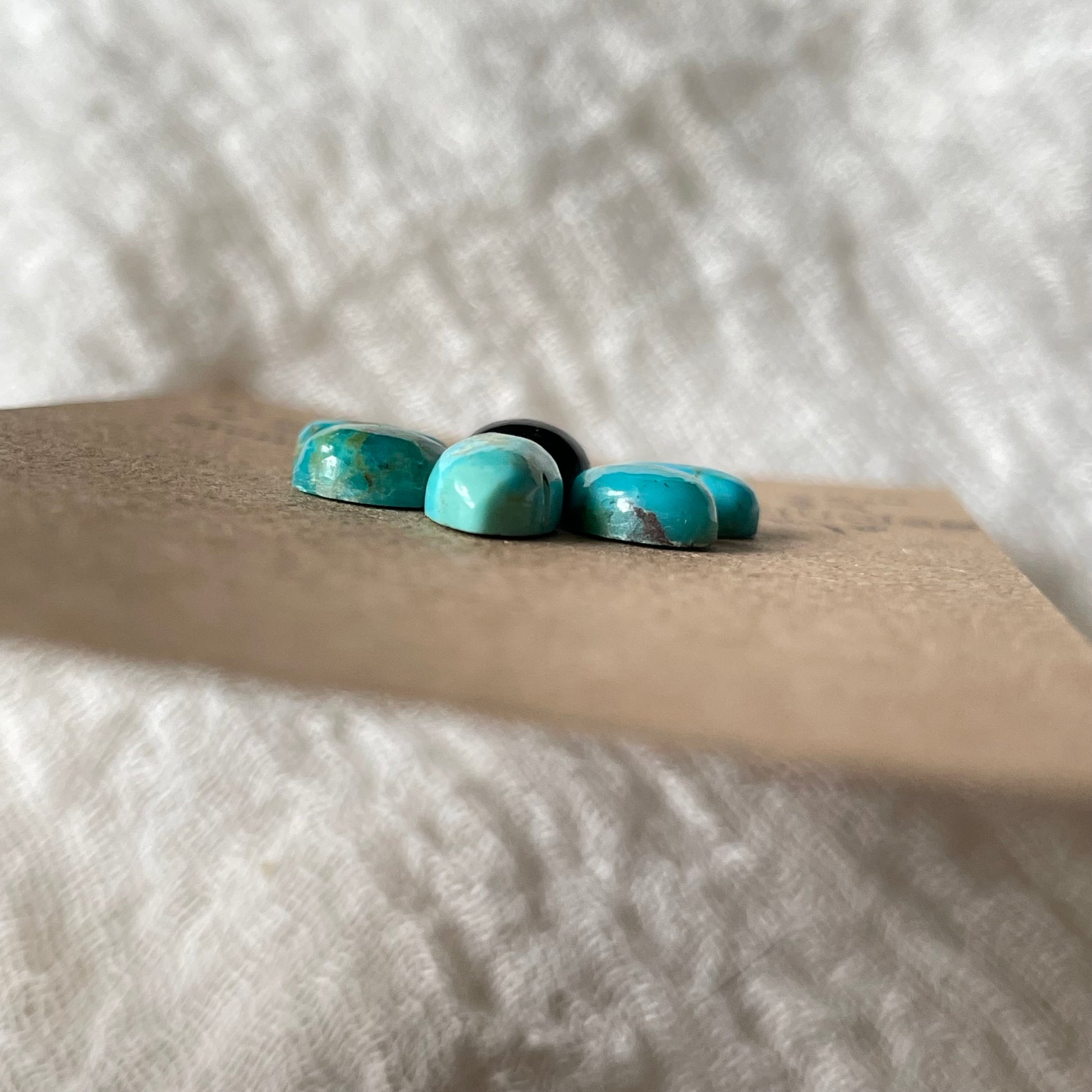 Kingman / Black Onyx Cabochon - Mix39 2F15444E-F356-4BF3-BC51-76DADBB8F1B1 Brandedandwild.com