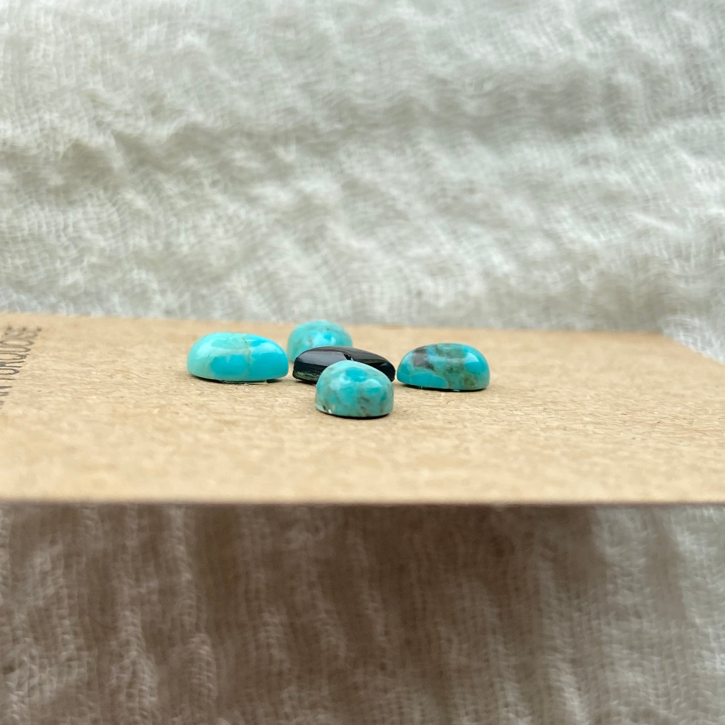 Kingman / Black Onyx Cabochon - MIX90