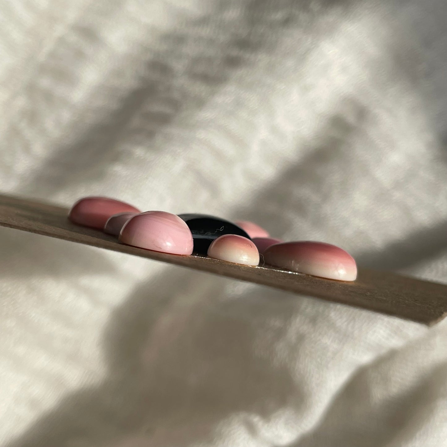 Pink Conch / Black Onyx Cabochon - Mix157