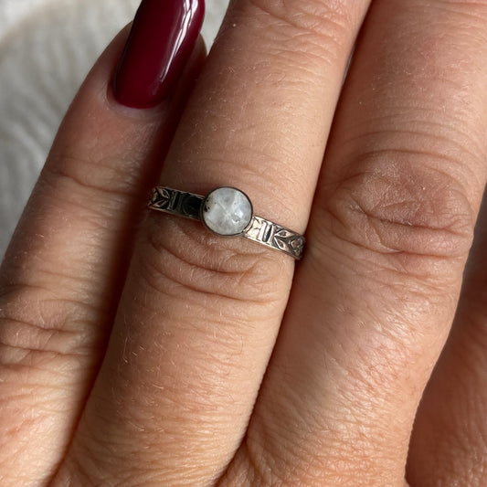 Sterling Silver Ring - R119 Size - 7