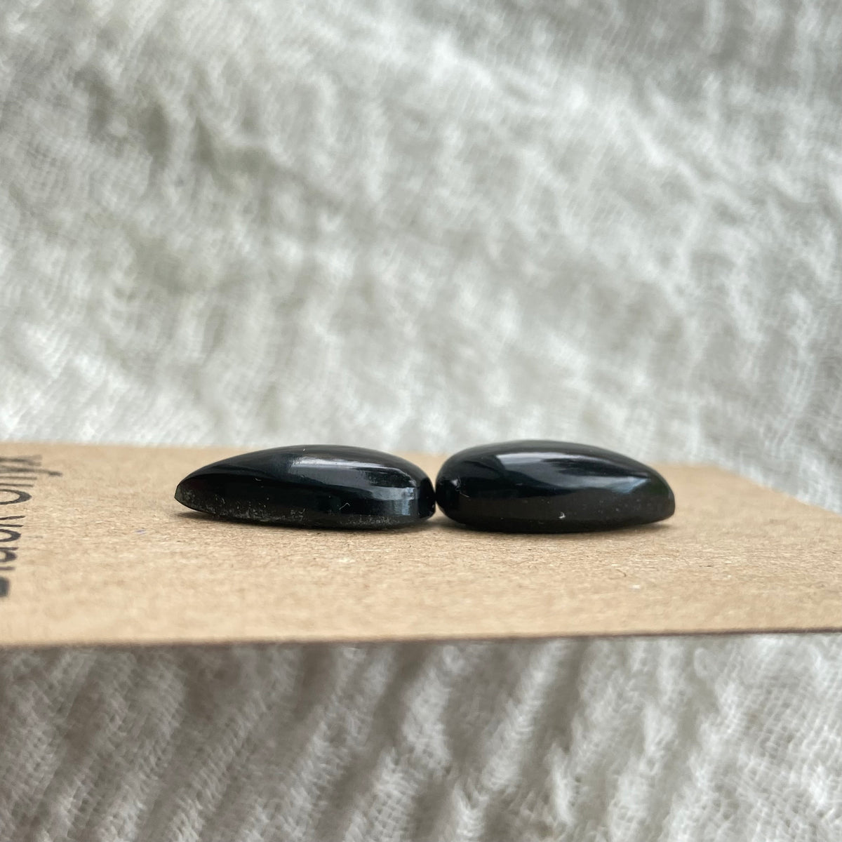 Black Onyx - Cabochon - B10