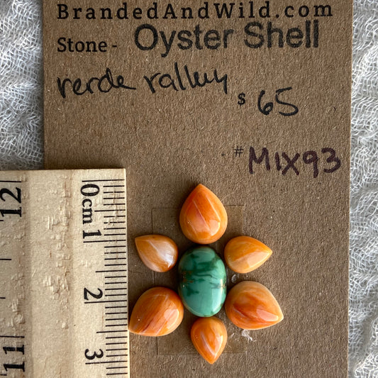 Verde Valley / Oyster Shell Cabochon - Mix93