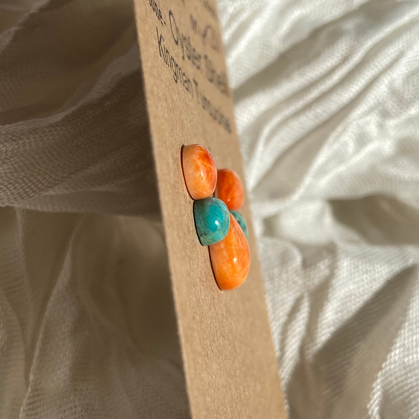 Oystershell / Kingman Turquoise Cabochon - MIX211 3A7343A3-F172-4FAD-B71E-EB25B485331D Brandedandwild.com