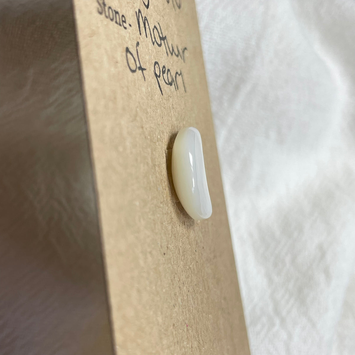 Mother of pearl cabochon - MP05