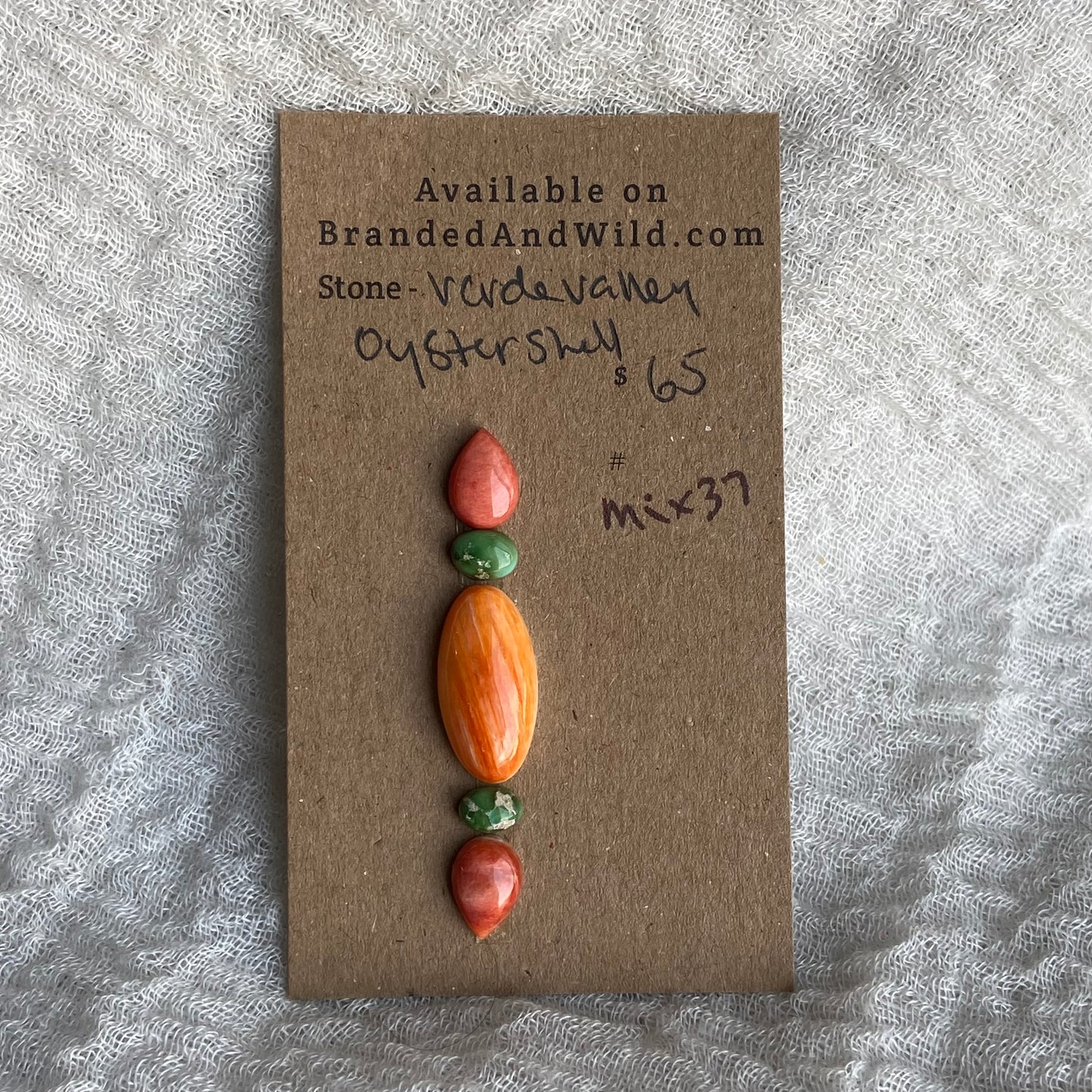 Verde Valley / Oyster Shell Cabochon - Mix37
