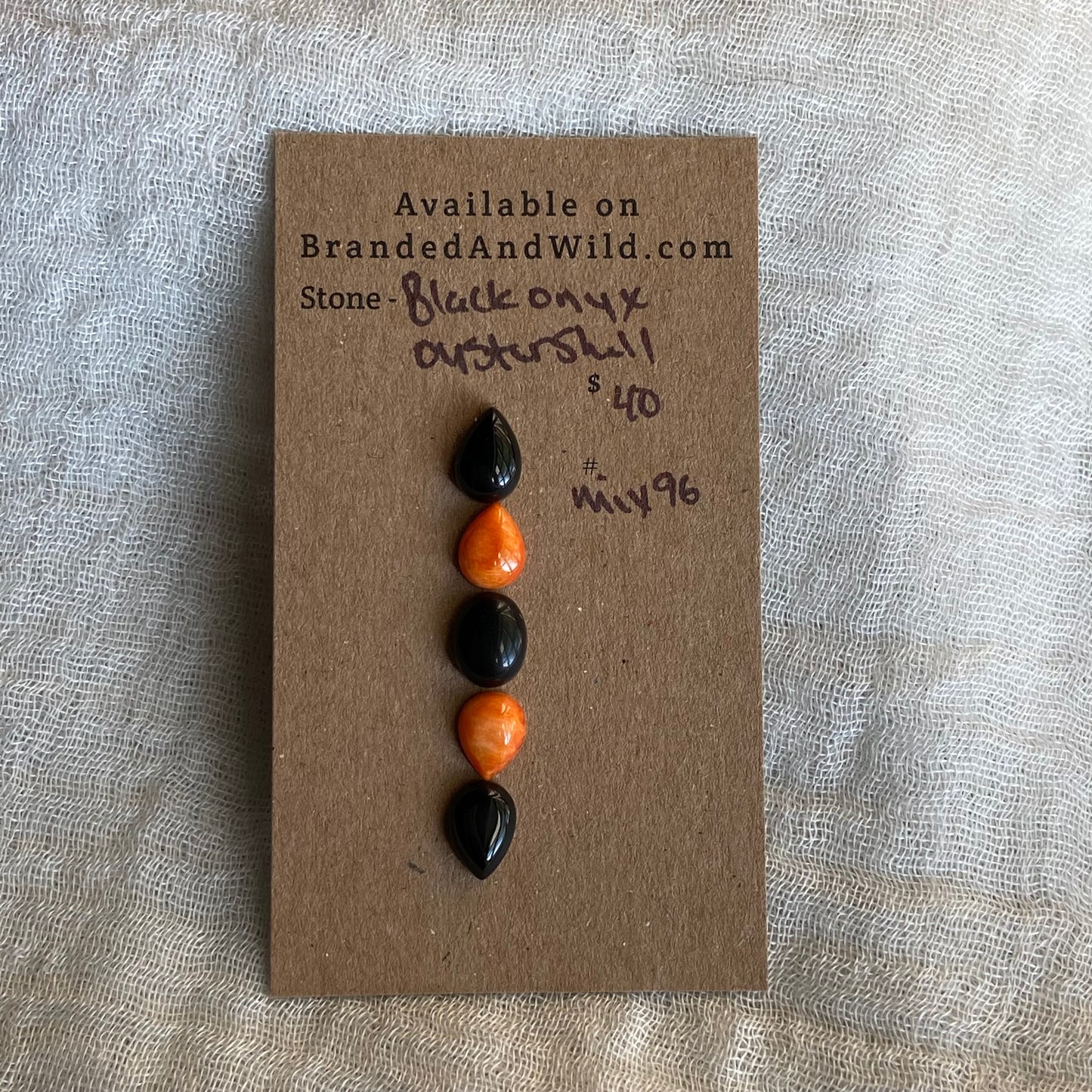 Black Onyx /Oystershell Cabochon - MIX96