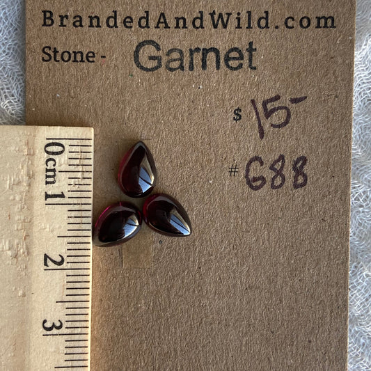 Garnet Cabochon - G88