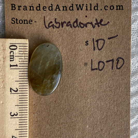 Labradorite Cabochon - L070