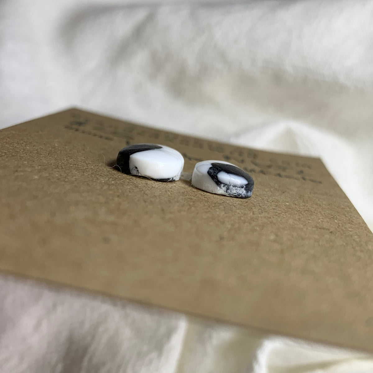 White Buffalo Cabochon - WB32 49B13559-00BB-4CA7-AAC9-32894157E478 Brandedandwild.com