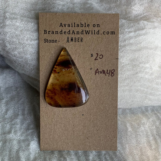 Amber Cabochon AM48