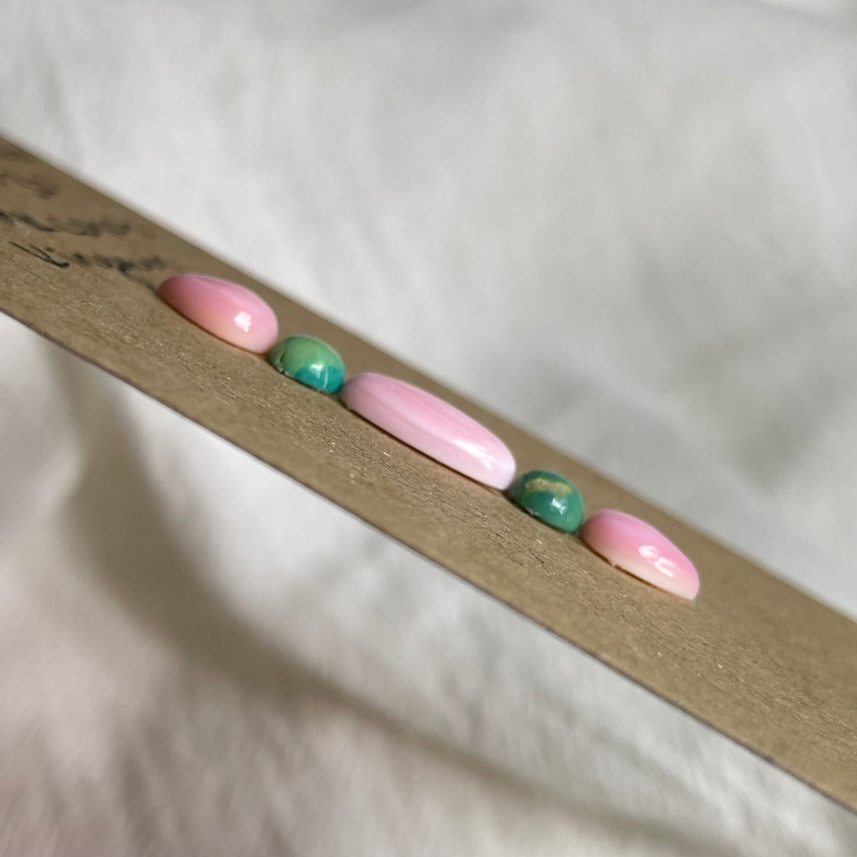 Pink Conch / Kingman Turquoise Cabochon - PK73