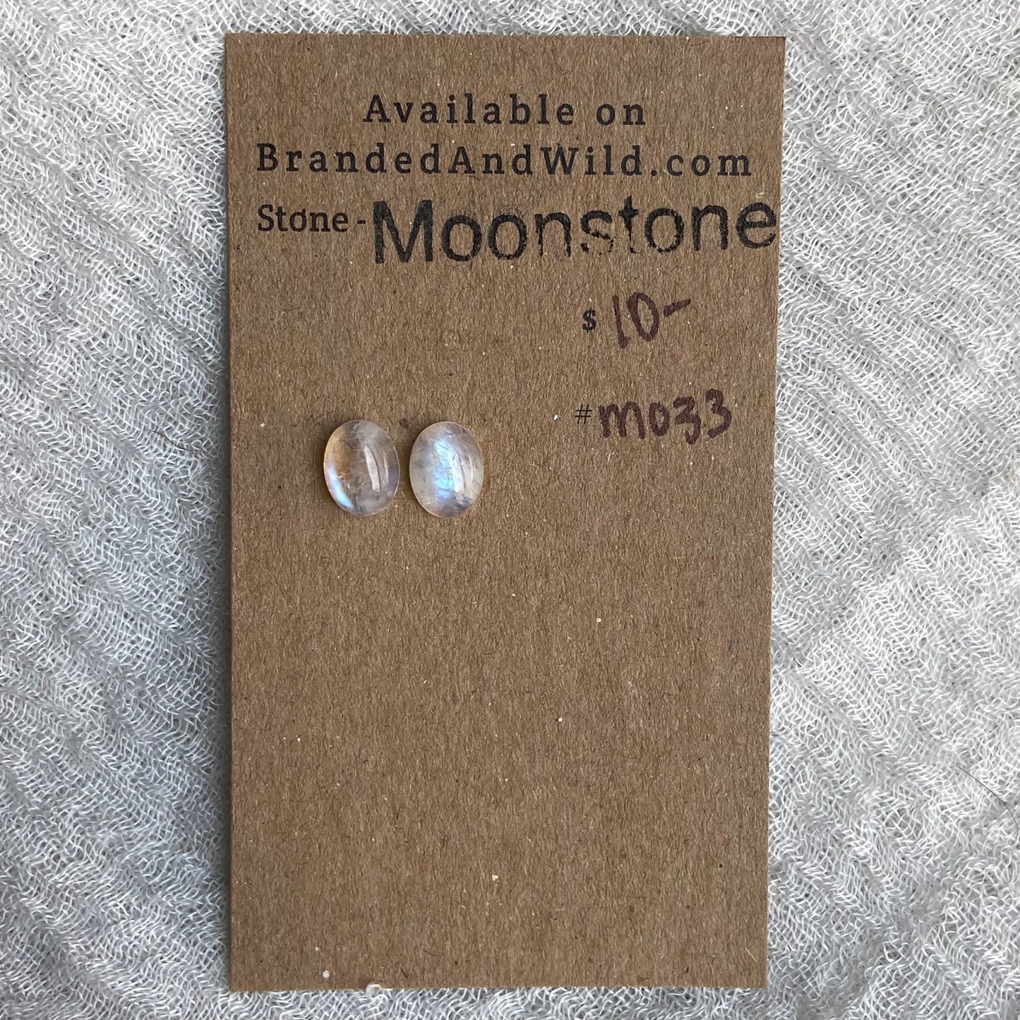 Moonstone cabochon - M033