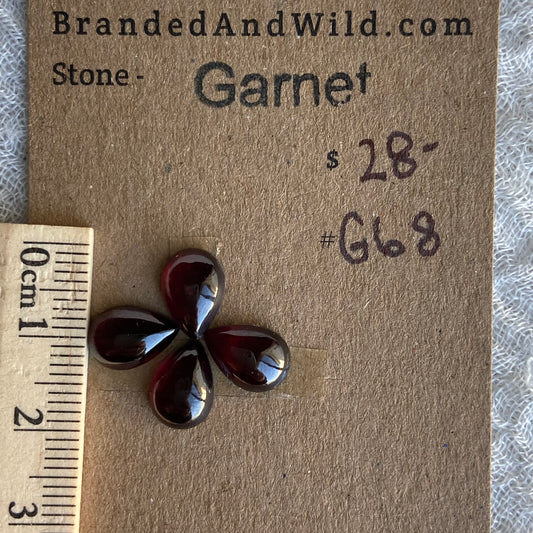 Garnet Cabochon - G68
