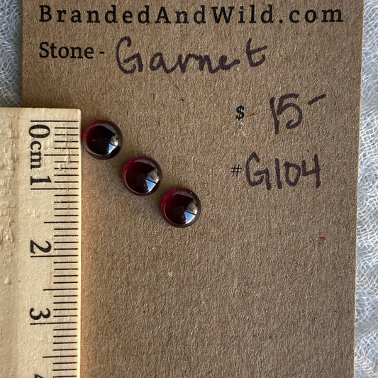 Garnet Cabochon - G104