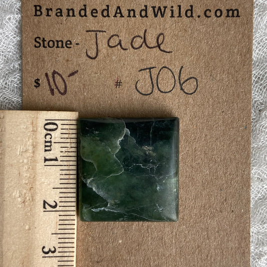 Jade - Cabochon - J06