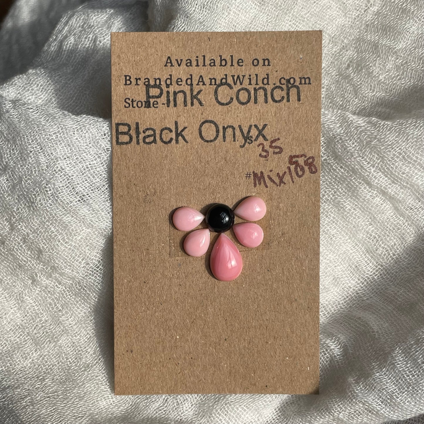 Pink Conch / Black Onyx Cabochon - Mix158