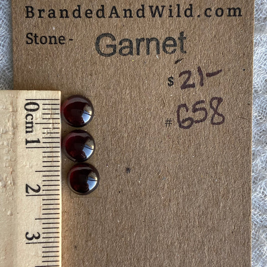 Garnet Cabochon - G58