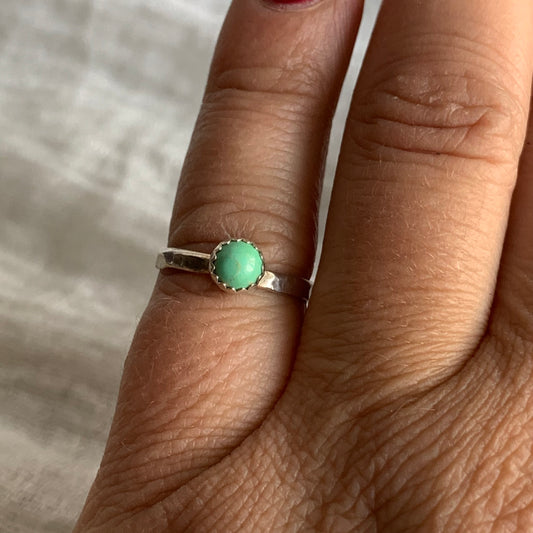 Sterling Silver Ring - R15  Size - 4.5